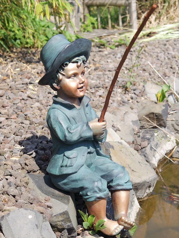 Dekofigur "Angler Theo" Aus Polystone (Art.Nr. Gr454) 3 Dekofigur "Angler Theo" Aus Polystone (Art.Nr. Gr454)