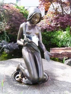Bronzefigur Noèlle Klein (Art.Nr. 88279) -Gartenpflanzen bronzefigur noelle seitlich 1280x1280